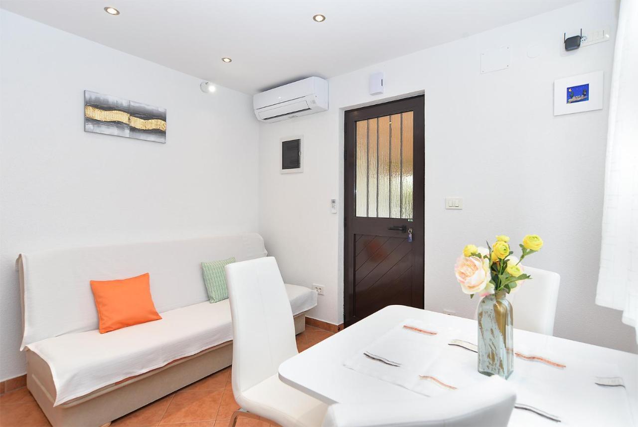 Apartment Snjezana 1064 Rovinj Bagian luar foto