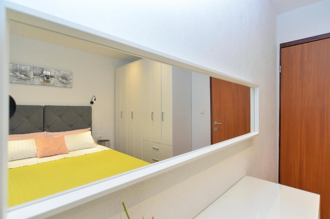 Apartment Snjezana 1064 Rovinj Bagian luar foto