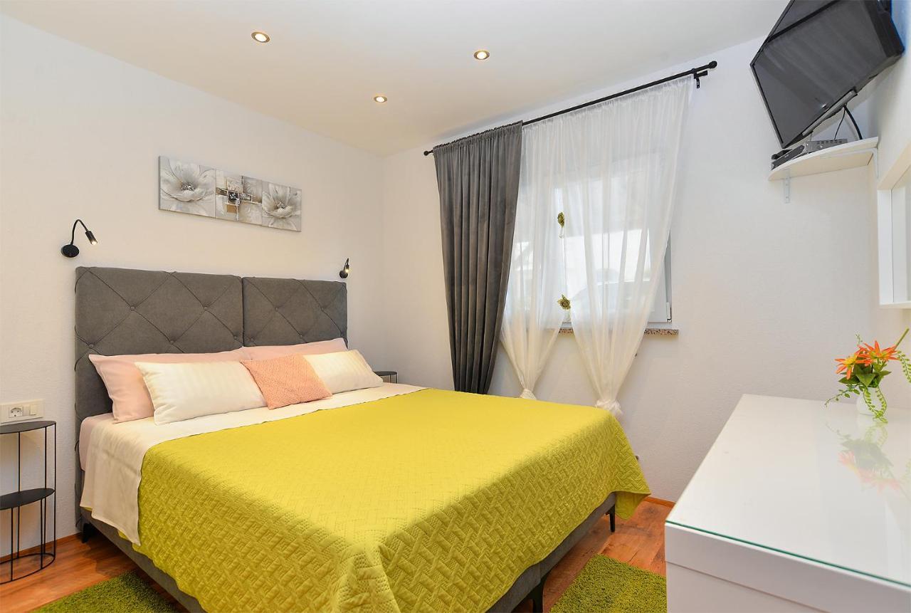 Apartment Snjezana 1064 Rovinj Bagian luar foto