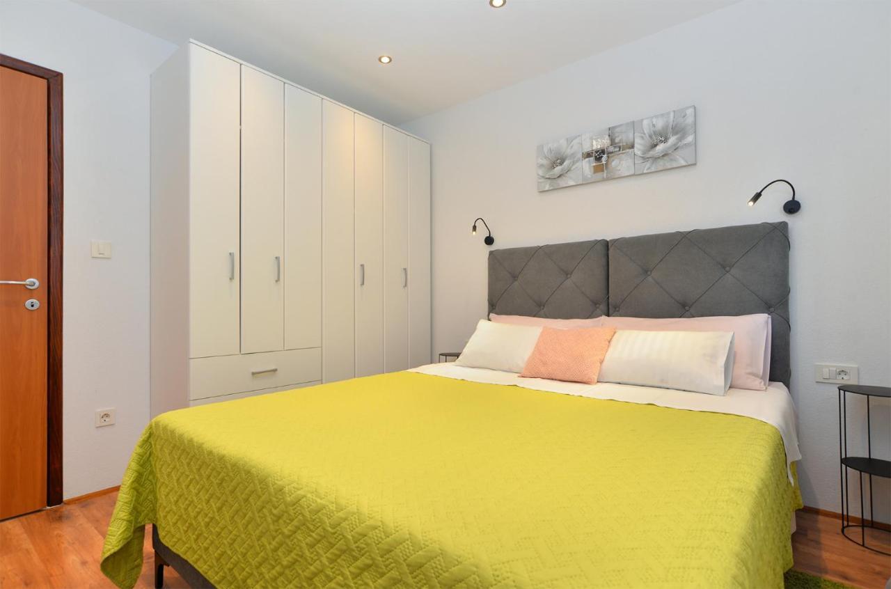 Apartment Snjezana 1064 Rovinj Bagian luar foto
