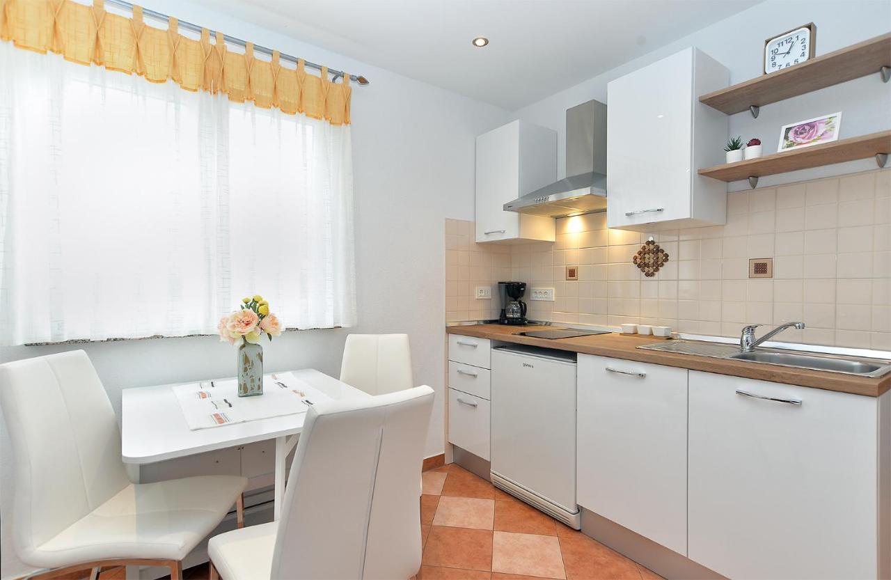 Apartment Snjezana 1064 Rovinj Bagian luar foto