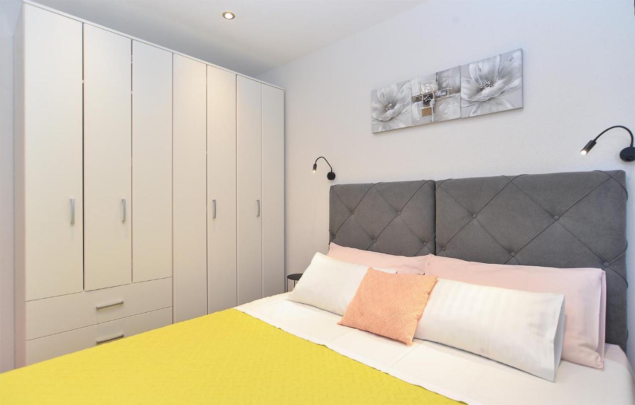 Apartment Snjezana 1064 Rovinj Bagian luar foto