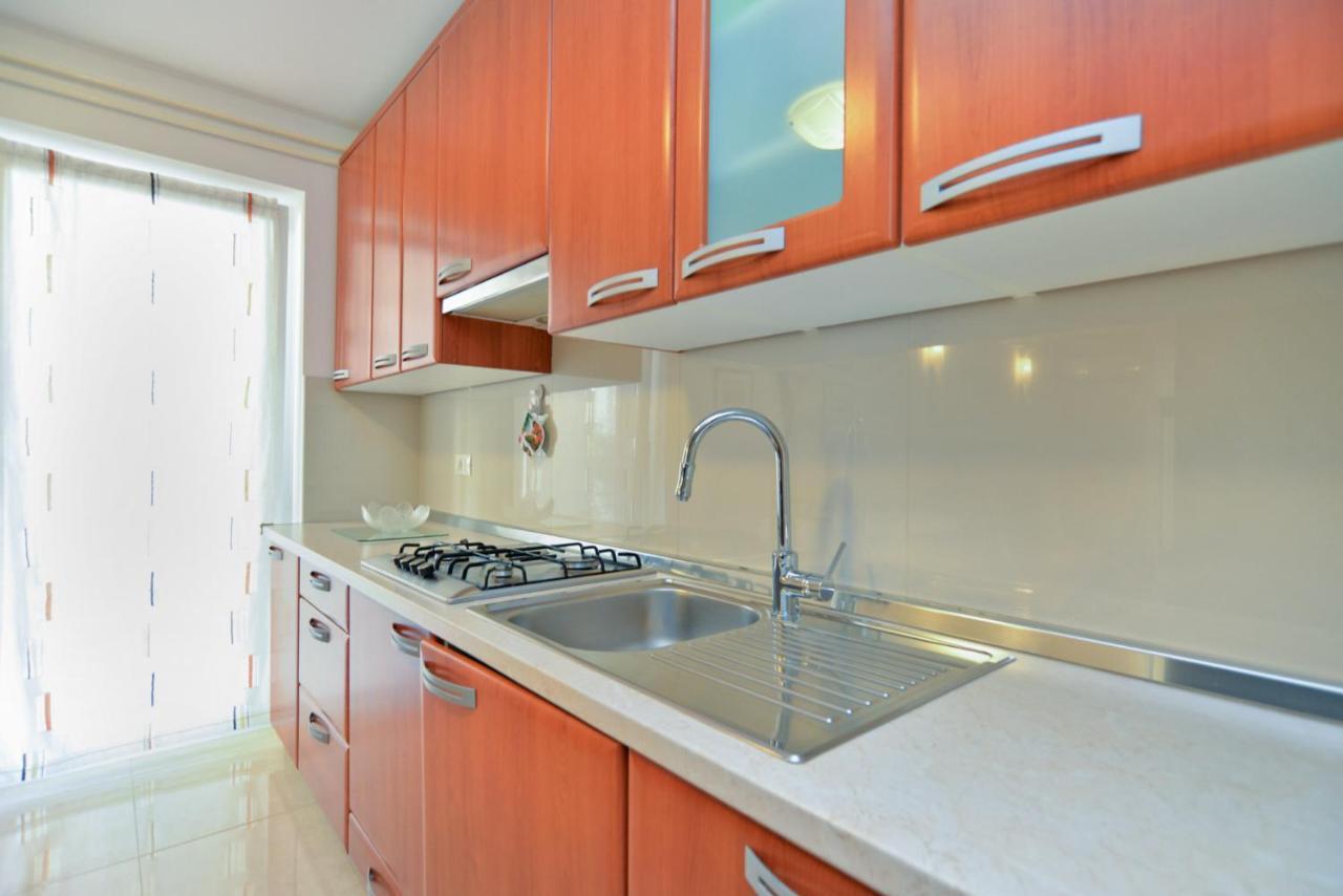 Apartment Snjezana 1064 Rovinj Bagian luar foto